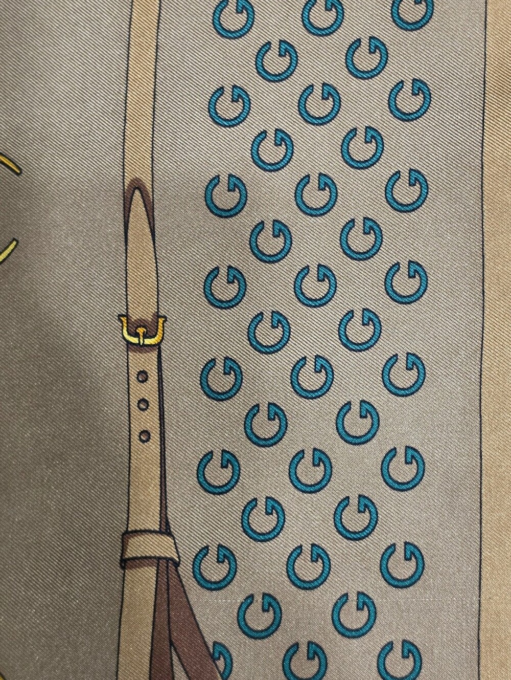 GUCCI SCARF - Picture 13 of 16